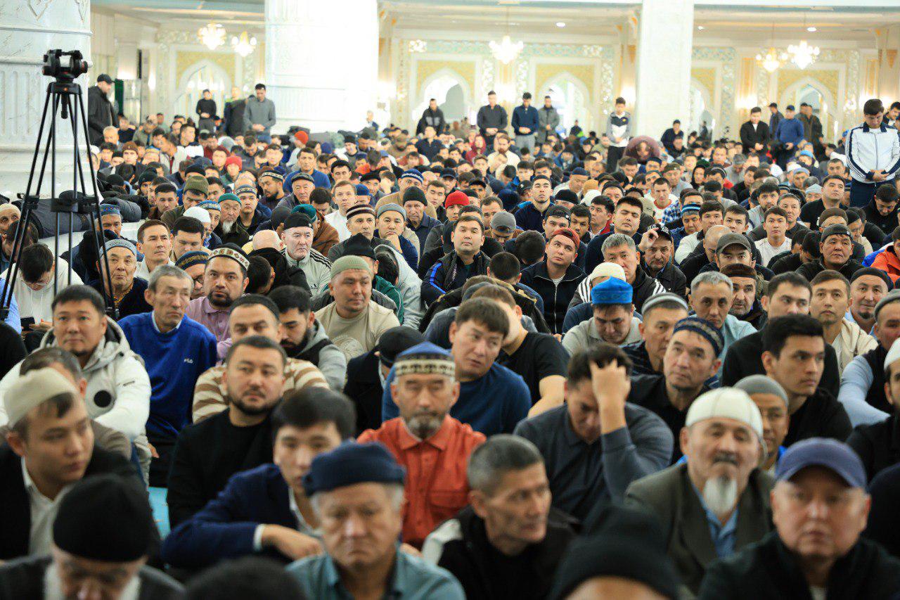 Әліби тобының жалаңаш суреттері