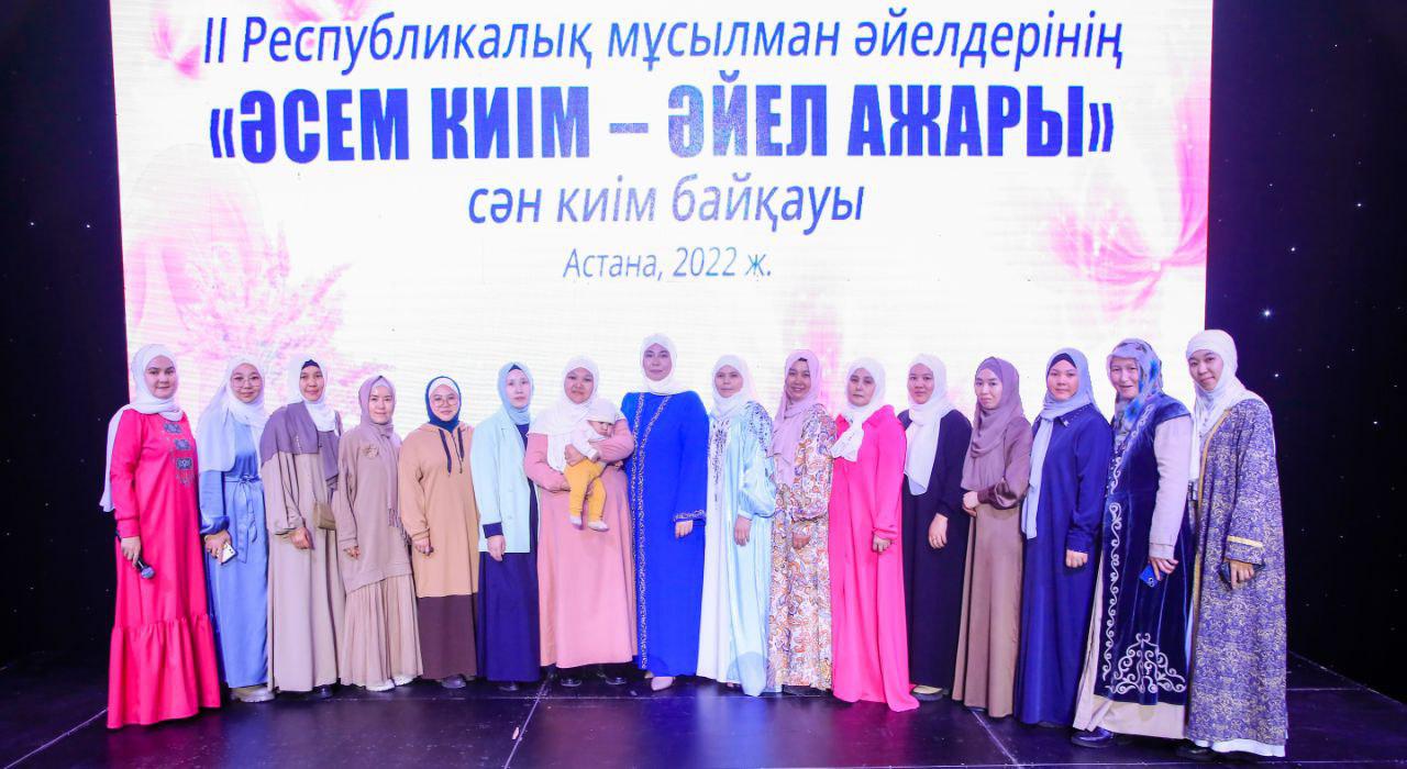 Елена Брежневаның порнофотосуреттері