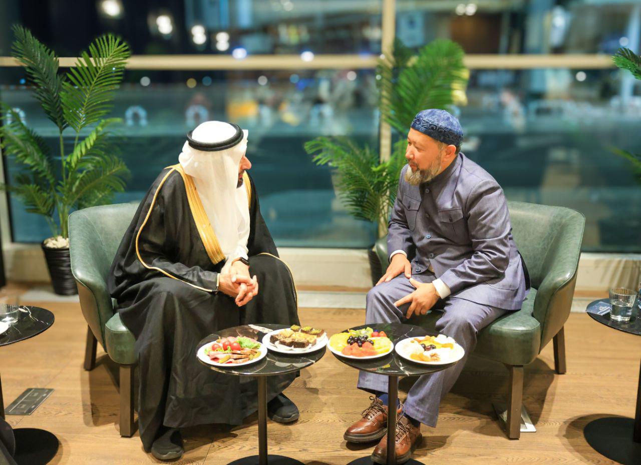 Анасының ұлдарын сиқыған порно видео