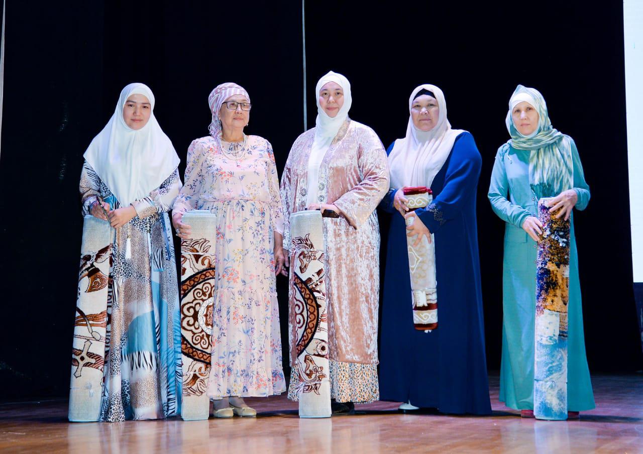 Әйелімен анальный секс видео