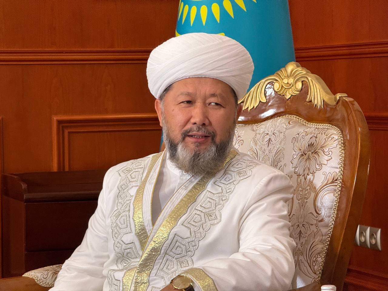 Мен клубта дәретханада қызды трафик еттім. Мен клубта дәретханада қызды трафик еттім.