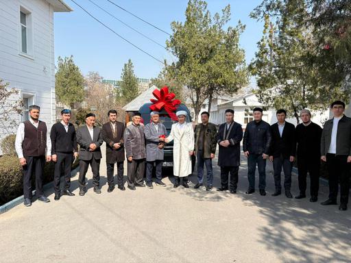 Шымкентте медресе-колледжіне арнайы көлік сыйға тартылды
