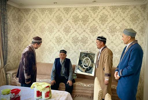 Арыс: Бас имам қарияларды Ораза айтпен құттықтады