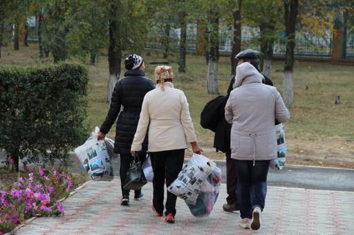 Павлодарда «Барыңмен бөліс!» шарасы аясында киім-кешек үлестірілді (фото)