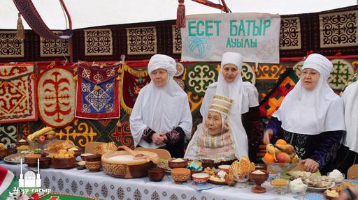 Ақтөбедегі "Әйелдер-қыздар" секторы Ұлыс күнін тойлады (ФОТО)