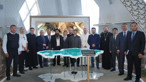 Астана: «Ұрпақтар сұхбаты» халықаралық жиыны өтті