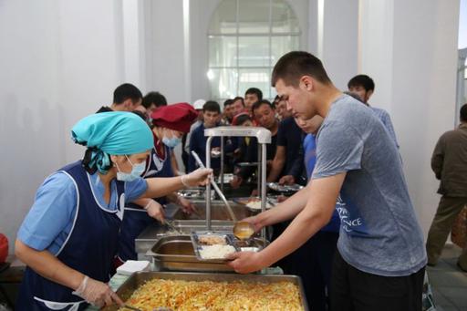 В центральной мечети «Нұр Астана» проводятся ифтары (ФОТО)