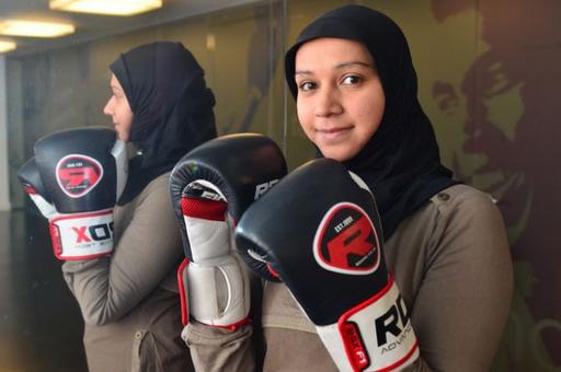 Чемпионка Британии по боксу создает спортивные хиджабы