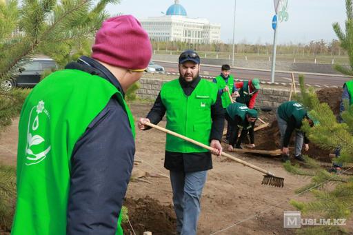 «Әзірет Сұлтан» мешіті қалалық сенбілікке қатысты (ФОТО)