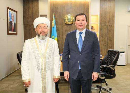 ҚМДБ ТӨРАҒАСЫ АҚТӨБЕ ОБЛЫСЫНЫҢ ӘКІМІМЕН КЕЗДЕСТІ