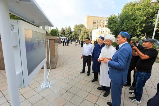 БАС МҮФТИ АЛМАТЫ ОРТАЛЫҚ МЕШІТІНДЕГІ АҚПАРАТТЫҚ ТЕРМИНАЛМЕН ТАНЫСТЫ