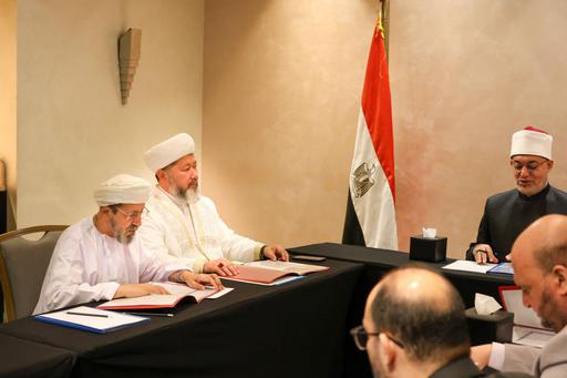 БАС МҮФТИ ӘЛЕМДІК ПӘТУА КЕҢЕСІНІҢ ІІ ОТЫРЫСЫНА ҚАТЫСТЫ