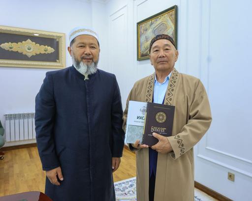 БАС МҮФТИ БЕЛГІЛІ КҮЙШІ ЖАНҒАЛИ ЖҮЗБАЙМЕН КЕЗДЕСТІ
