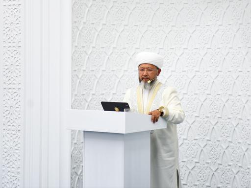 БАС МҮФТИ ЖАҢАДАН АШЫЛҒАН «ӘЛ-ЫҚЫЛАС» МЕШІТІНДЕ ЖҰМА УАҒЫЗЫН ЖҮРГІЗДІ