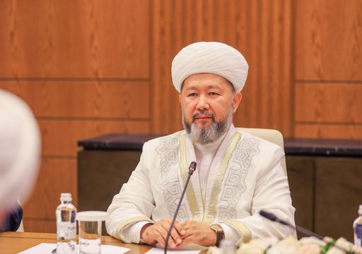 ВЕРХОВНЫЙ МУФТИЙ ПРИНЯЛ ПРЕДСТАВИТЕЛЯ ИРАНА МЕХДИ ИМАНИПУРА