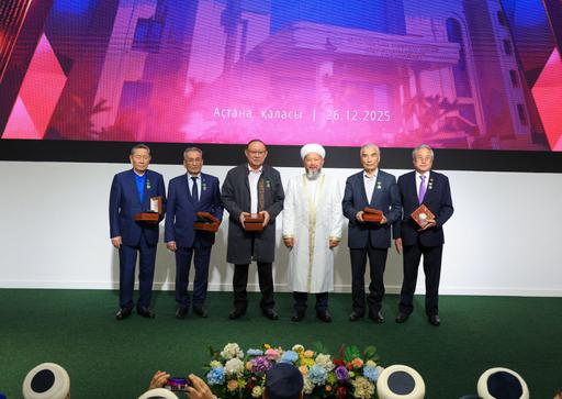 БАС МҮФТИ ҚМДБ-НЫҢ 35 ЖЫЛДЫҒЫНА ОРАЙ БІРҚАТАР ЗИЯЛЫ ҚАУЫМ ӨКІЛДЕРІН МАРАПАТТАДЫ