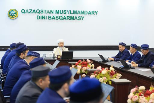 РЕСПУБЛИКА КҮНІ ҚАРСАҢЫНДА ТӨРАЛҚА МӘЖІЛІСІ ӨТТІ