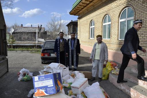 Семейден «Қайырымдылық керуені» аттанды (ФОТО)