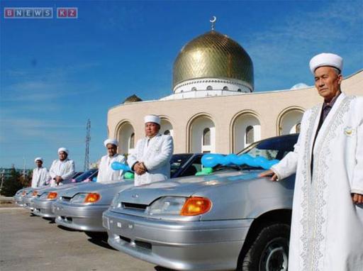 Әкім имамдарға су жаңа 6 автокөлік сыйлады