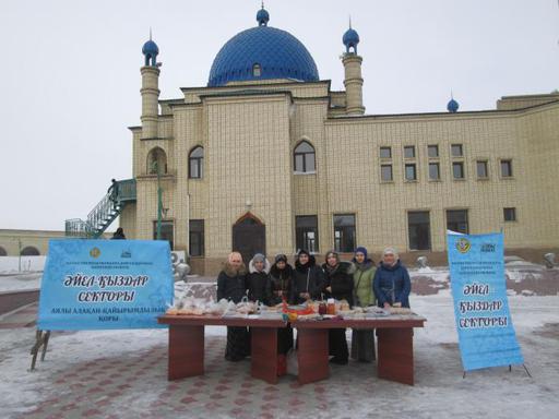 «Аялы Алақан» атты  қайырымдылық жәрмеңкесі өтті (ФОТО)