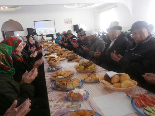 Қарттар мен мүмкіндігі шектеулі жандарға көрсетілген құрмет