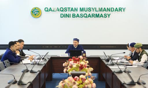 «ҚАЖЫЛЫҚ-2026»: ҚАЗАҚСТАНДЫҚ ҚАЖЫЛАРҒА ҚОЙЫЛАТЫН ТАЛАПТАР МЕН ЖАҢАШЫЛДЫҚТАР ТАЛҚЫЛАНДЫ