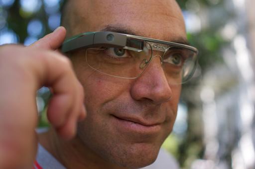 Полиция Дубая будет ловить правонарушителей при помощи очков Google Glass