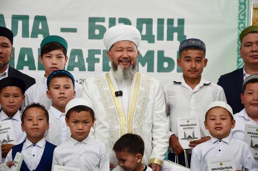 ВЕРХОВНЫЙ МУФТИЙ ПОЖЕЛАЛ УСПЕХОВ ЛЕТНЕМУ КУРСУ ПОВЫШЕНИЯ ГРАМОТНОСТИ «ИМАНИ ЖАЗ-2025»