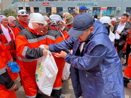 ҚМДБ: ҚҰРБАН АЙТТЫҢ ЕКІНШІ КҮНІ 25770 ОТБАСЫҒА ЕТ ТАРАТЫЛДЫ (07.06.2025)