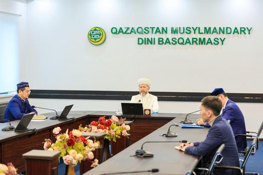 БАС МҮФТИ МЫСЫРДА БІЛІМІН ЖЕТІЛДІРЕТІН ИМАМДАРМЕН КЕЗДЕСТІ
