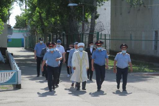 ПРЕДСЕДАТЕЛЬ ДУМК ВСТРЕТИЛСЯ С ГРАЖДАНАМИ, ВОЗВРАЩЕННЫМИ В РАМКАХ ОПЕРАЦИИ «ЖУСАН»