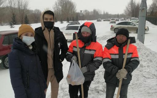 Өскемен: Жұмысшыларға түскі ас берілді