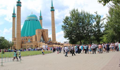 Павлодарда Ораза Айт мерекесі бұқаралық сипатта өтті (ФОТО)