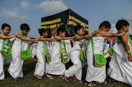 Малайзиялықтар балаларына қажылық жасауды осылай үйретеді. (ФОТО)