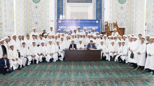 250 имам "Діни рәсімдер" семинарына қатысты.