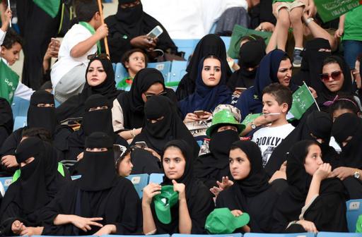 Саудовским женщинам разрешили ходить на футбол
