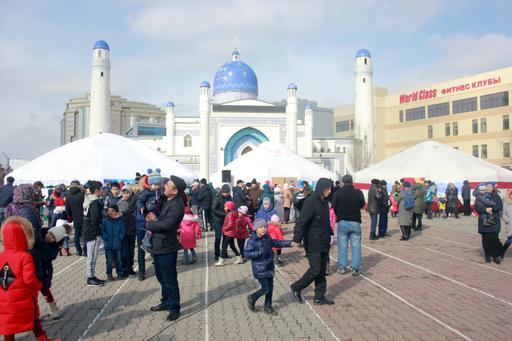 Атыраулық жамағат Наурыз мерекесін кең көлемде атап өтті (ФОТО)