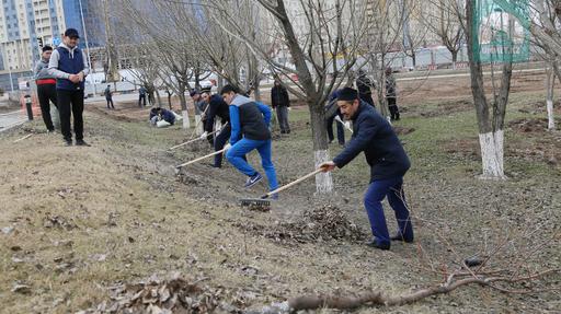 Жалпы қалалық сенбілікке «Нұр Астана» орталық мешіті де атсалысты (ФОТО)