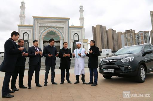 «Уақып» қоры Қазақстан мұсылмандары діни басқармасына автокөлік сыйлады (ФОТО-ВИДЕО) 