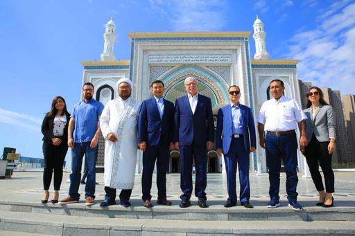 Палестина министрі «Әзірет Сұлтан» мешітін зиярат етті (ФОТО)