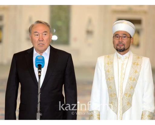 Елбасы посетил мечеть «Хазрет Султан» (ФОТО+ВИДЕО)