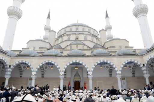 Эрдоган открыл в Бишкеке одну из крупнейших в Центральной Азии мечетей (Фото)