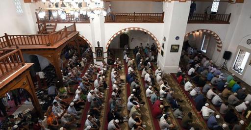 Имамы мечетей столицы призвали верующих соблюдать ПДД