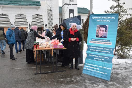 Нұр-Мүбарак университетінің студенттері ауыр науқасқа шалдыққан замандастарына арнап қайырымдылық жәрмеңкесін өткізді   