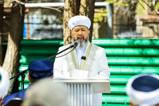 БАС МҮФТИ АҚТАМАҚ ҚАЛПЕНІҢ ЗИРАТЫНА ҚҰЛПЫТАС ОРНАТУ РӘСІМІНЕ ҚАТЫСТЫ