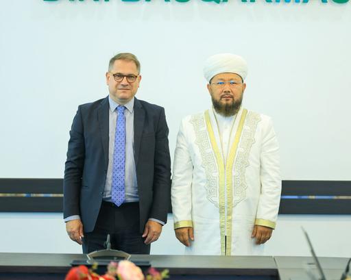 БАС МҮФТИ ФРАНЦИЯНЫҢ ҚАЗАҚСТАНДАҒЫ ЕЛШІСІМЕН КЕЗДЕСТІ