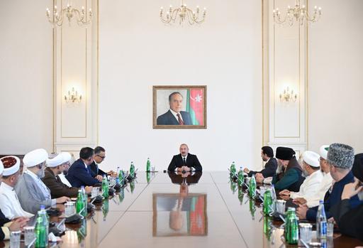 ӘЗЕРБАЙЖАН ПРЕЗИДЕНТІ ТҮРКІ МЕМЛЕКЕТТЕРІНІҢ МҮФТИЛЕРІН ҚАБЫЛДАДЫ