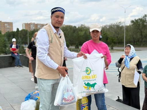 ҚМДБ: ҚҰРБАН АЙТТЫҢ ҮШІНШІ КҮНІ 17650 ОТБАСЫҒА ЕТ ТАРАТЫЛДЫ (08.06.2025)