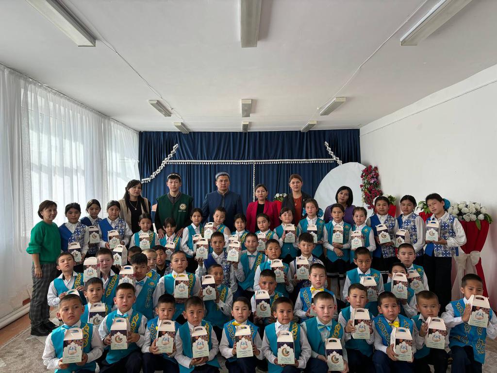 Алматы облысы: 100 балаға «Рамазан тәттісі» үлестірілді