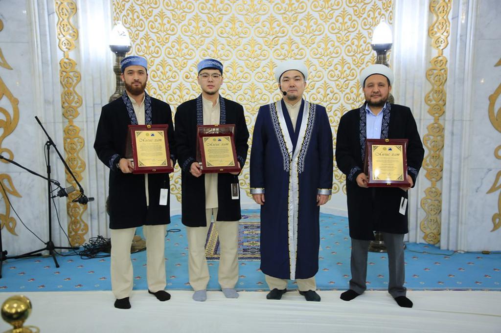 «Әзірет Сұлтан» мешітінде Қадір түні қариларға құрмет көрсетілді